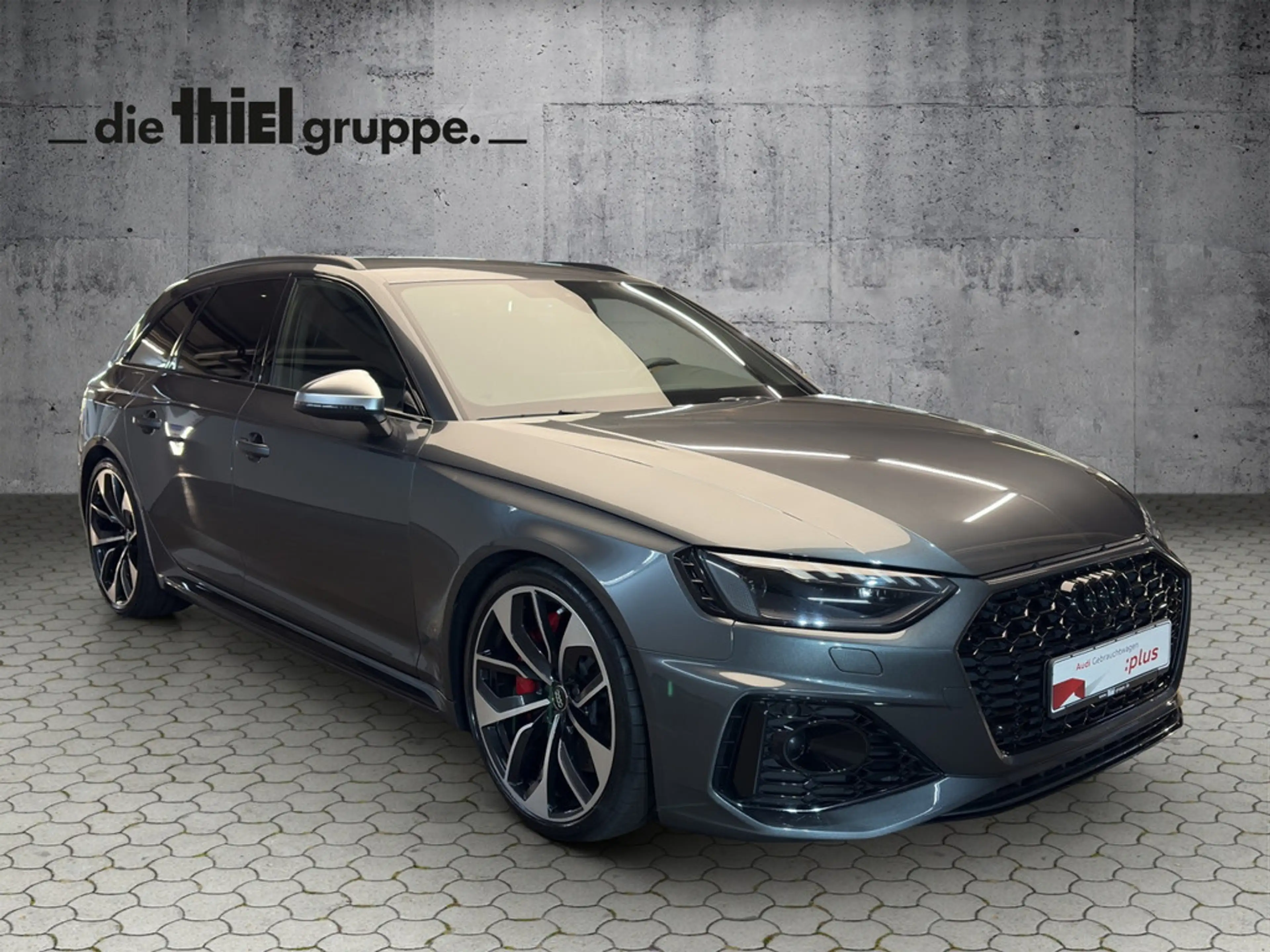 Audi RS4 — photo 4