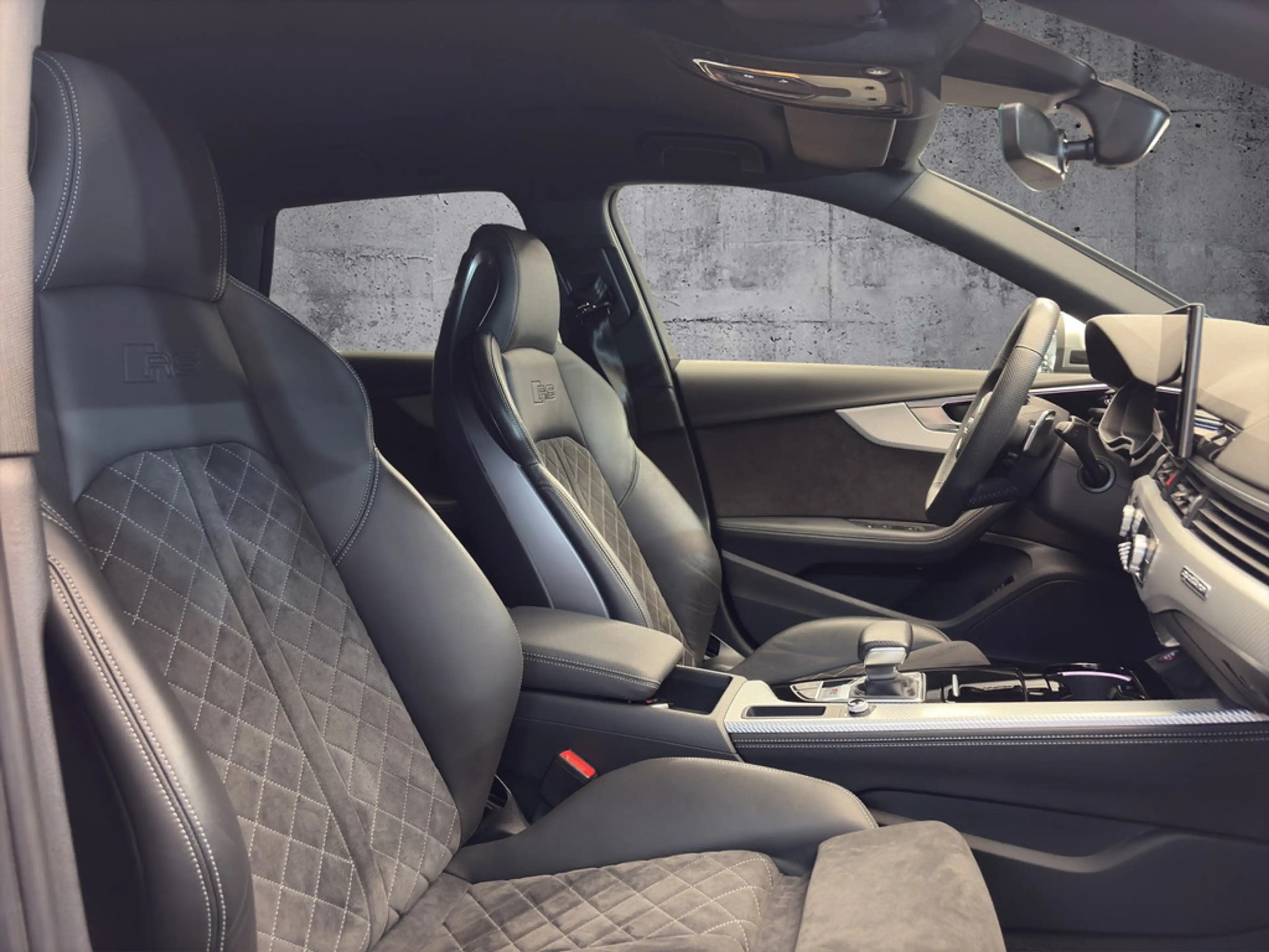 Audi RS4 — photo 10