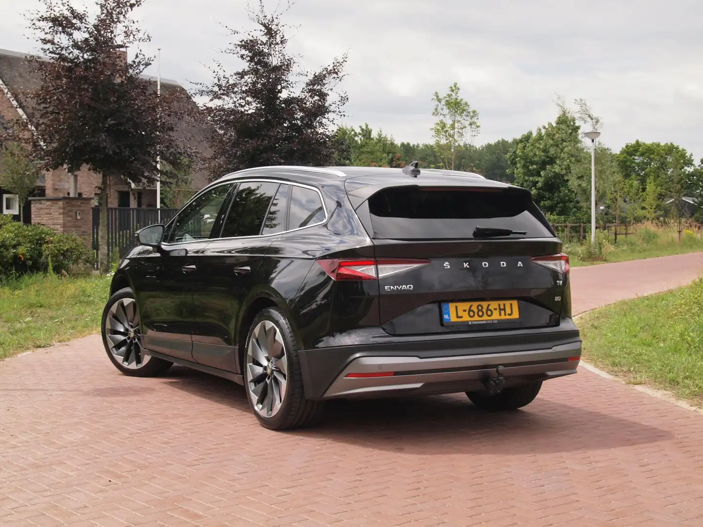 Skoda Enyaq iV 80 | Camera | Apple Carplay | Trekhaak | Warmte Zwart - 2