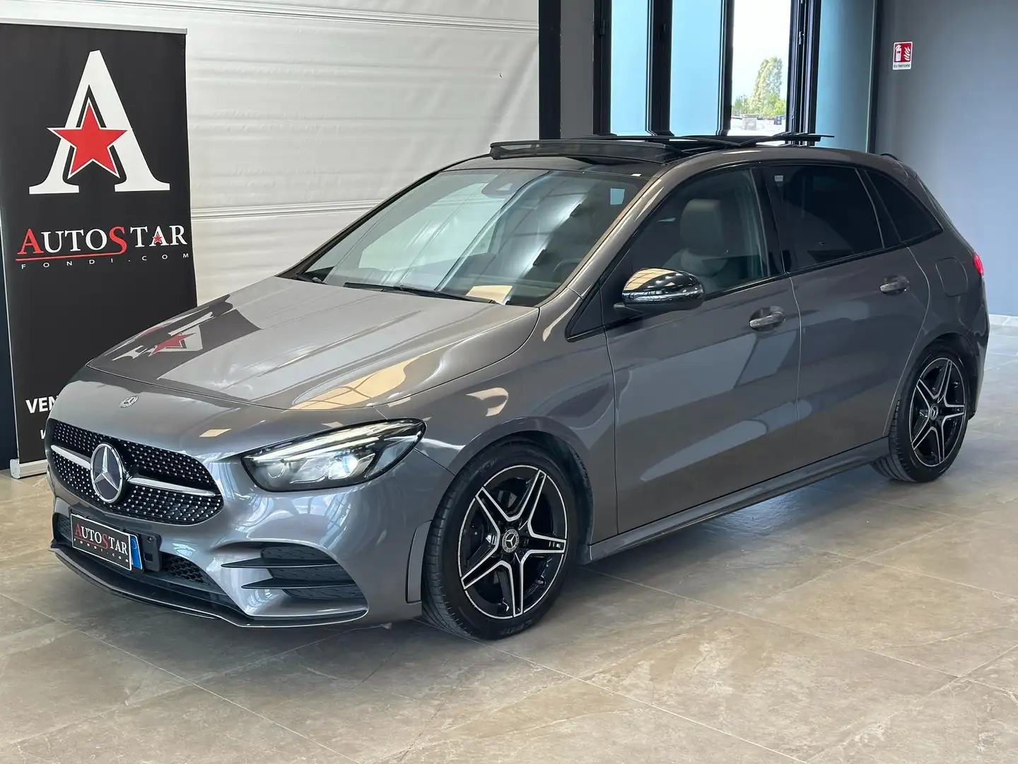 Mercedes-Benz B 180 PREMIUM Or - 1