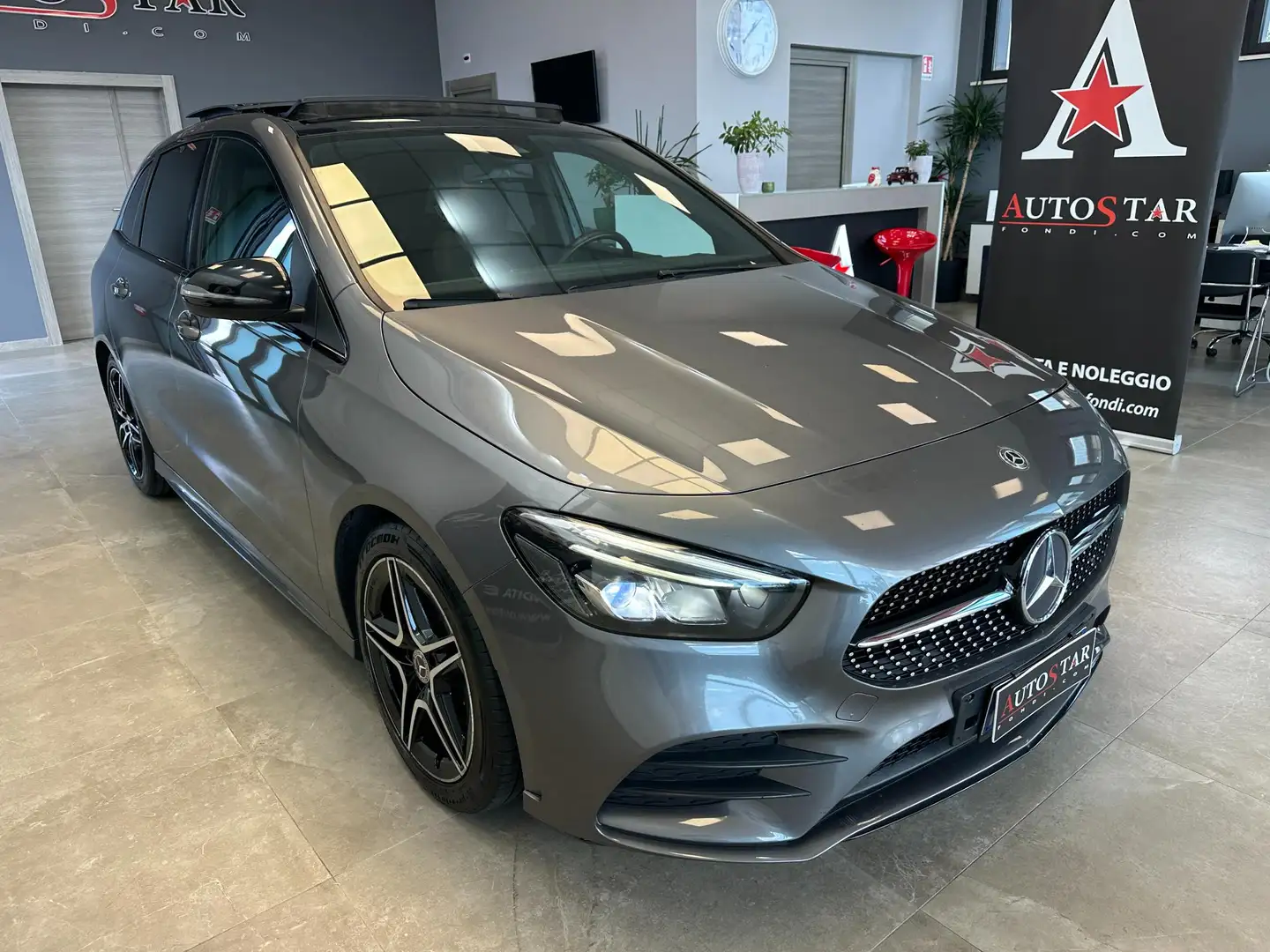 Mercedes-Benz B 180 PREMIUM Or - 2