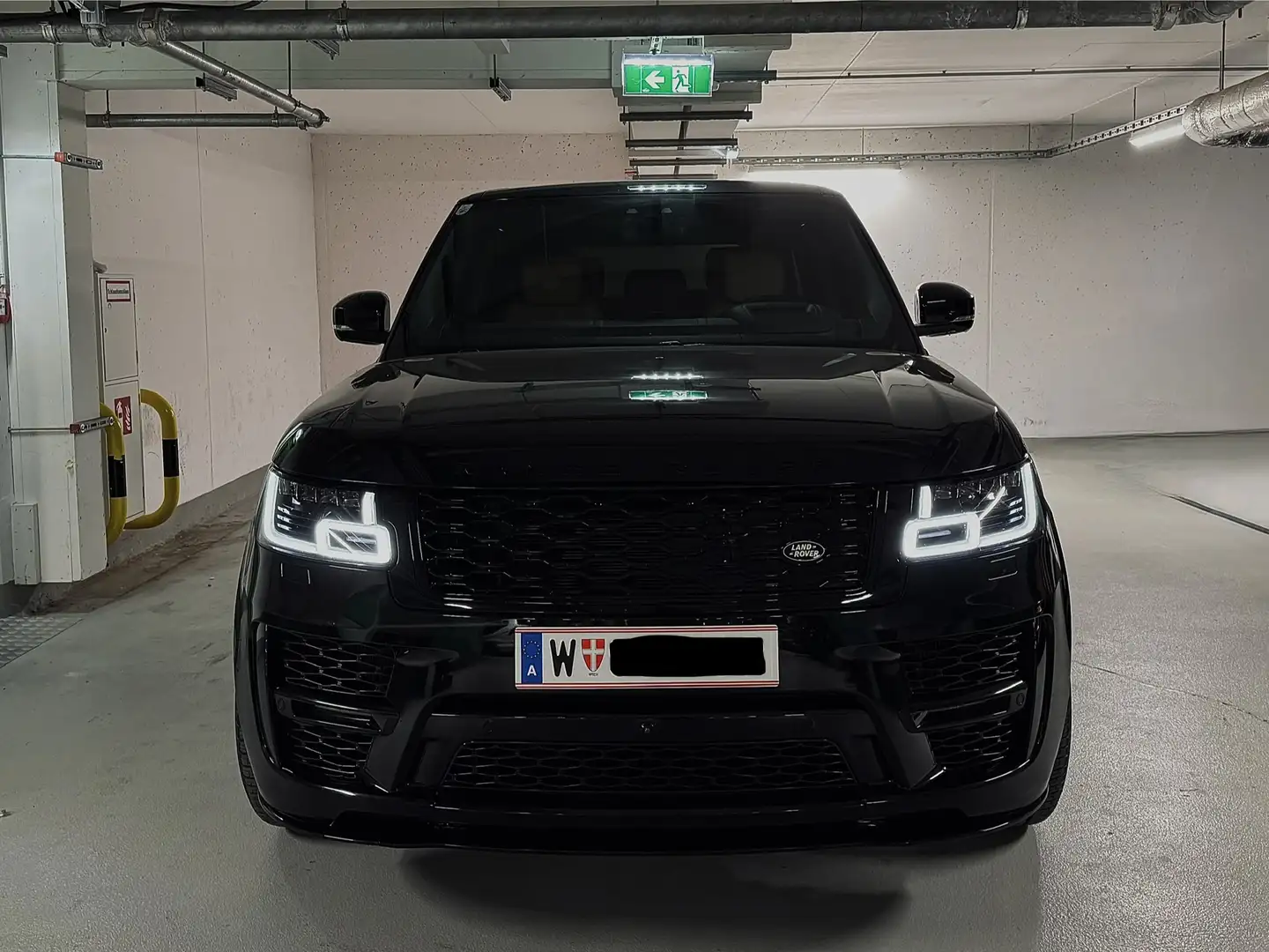 Land Rover Range Rover P400e Autobiography SVO Design SUV / Geländewagen Schwarz - 2
