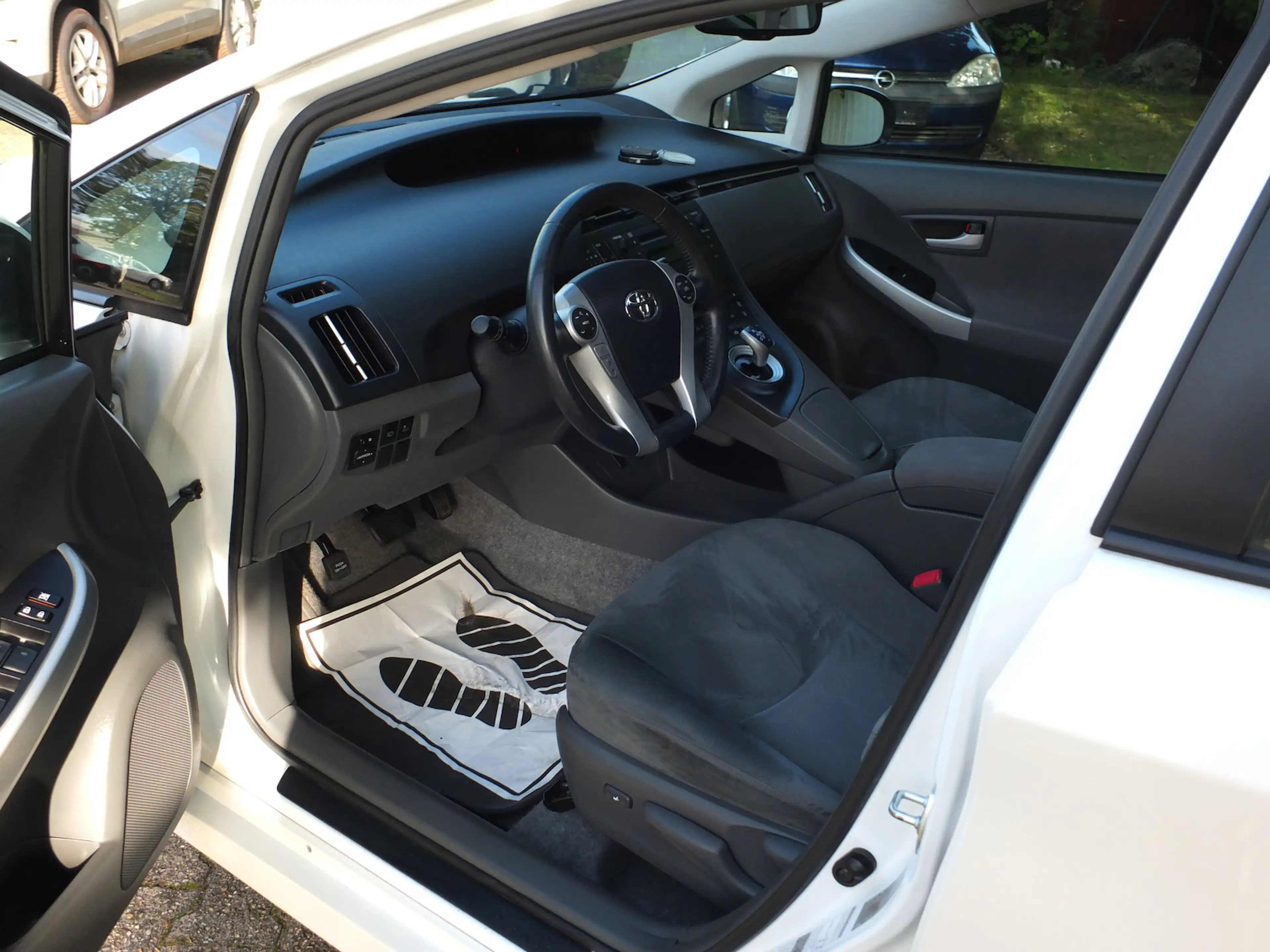 Toyota Prius EXECUTIVE HYBRID SOLARDACH ALCANTARA — photo 6