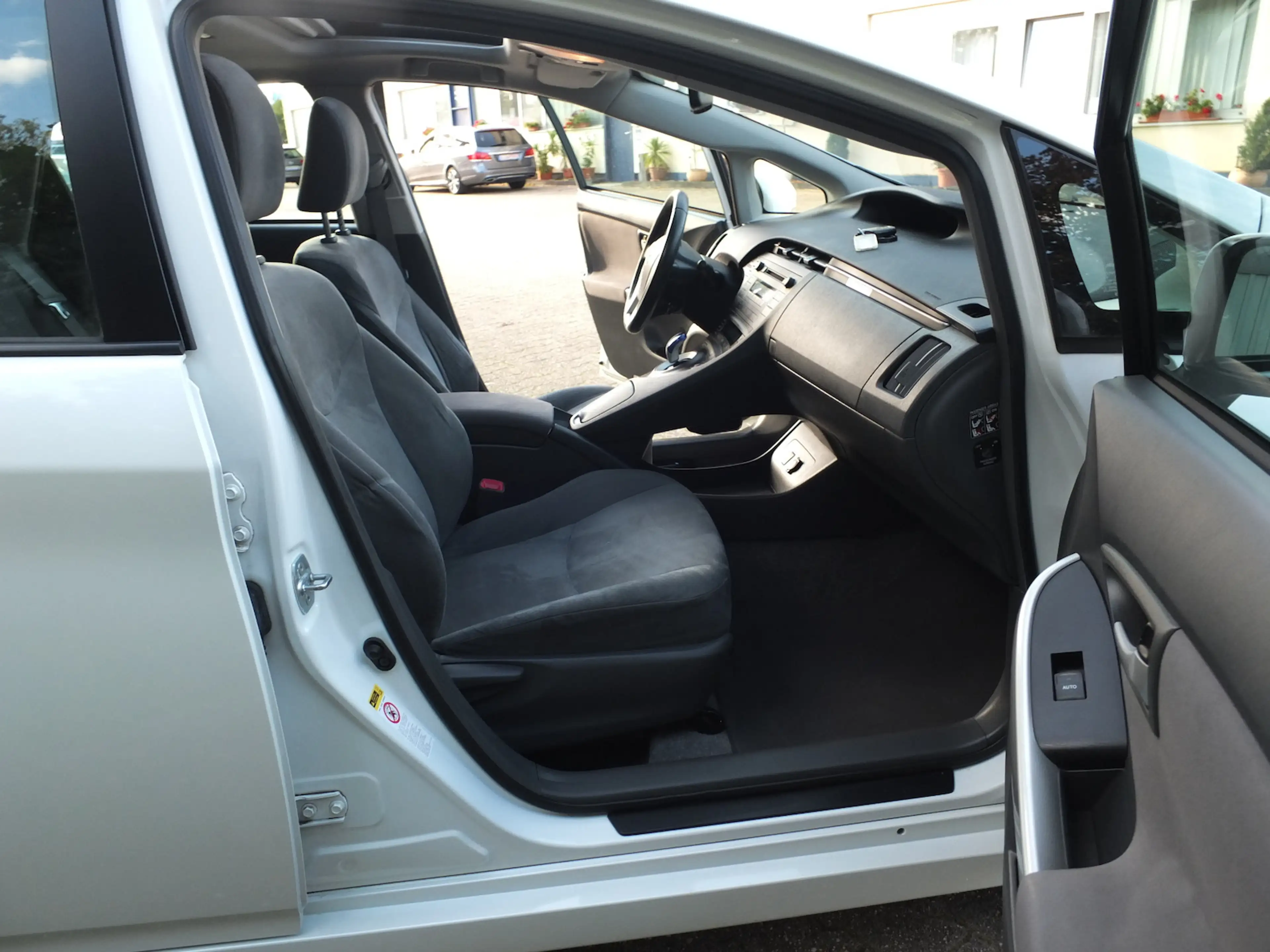 Toyota Prius EXECUTIVE HYBRID SOLARDACH ALCANTARA — photo 8