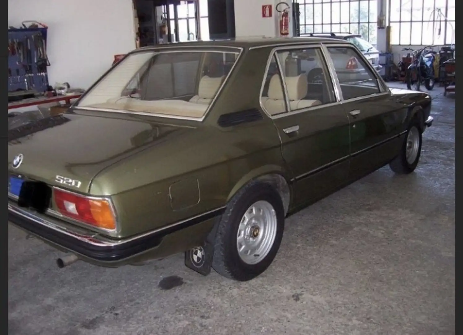 BMW 520 BMW 520 e12 - 2