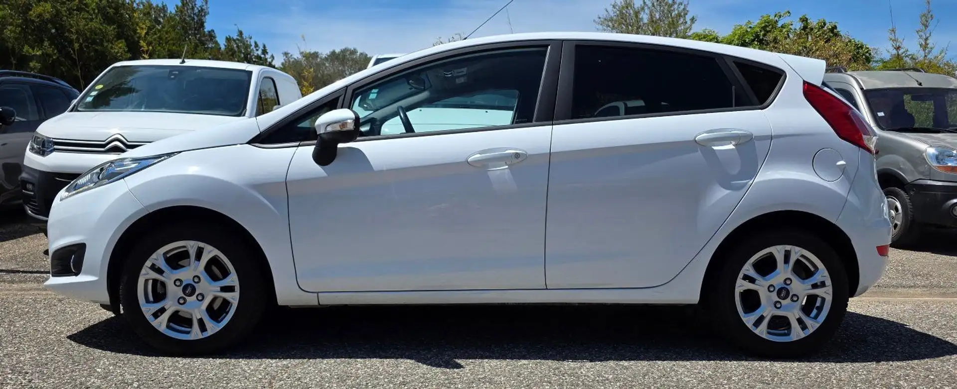 Ford Fiesta Blanc - 2