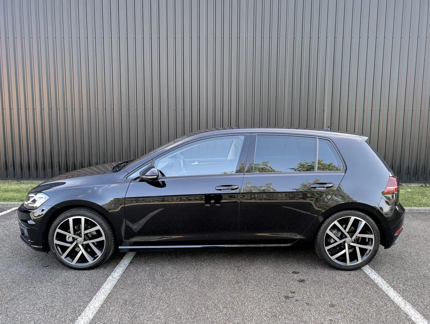 Volkswagen Golf Golf 1.5 TSI 150 DSG7 Carat Exclusive Black - 2