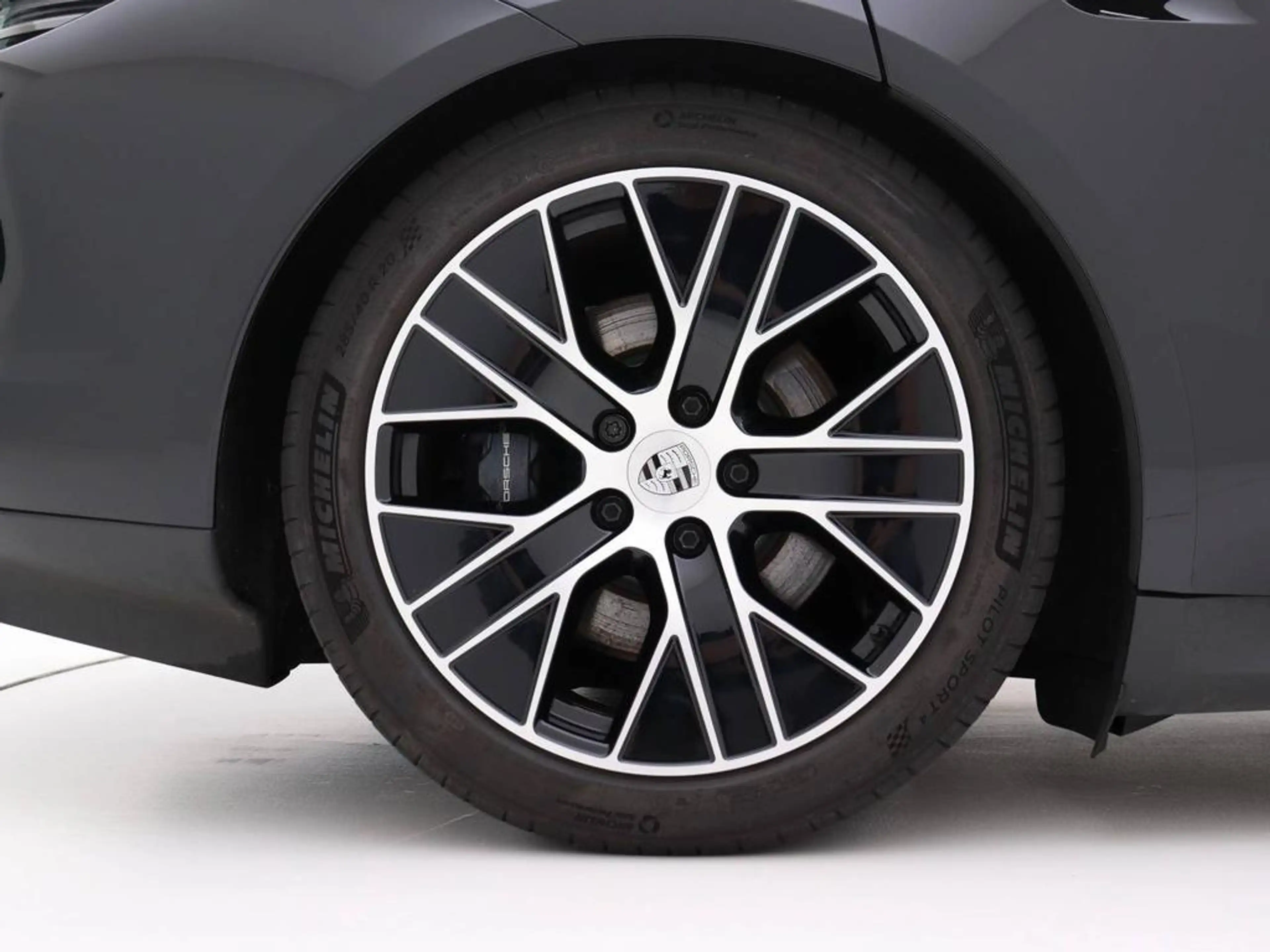 Porsche Taycan Taycan — photo 12