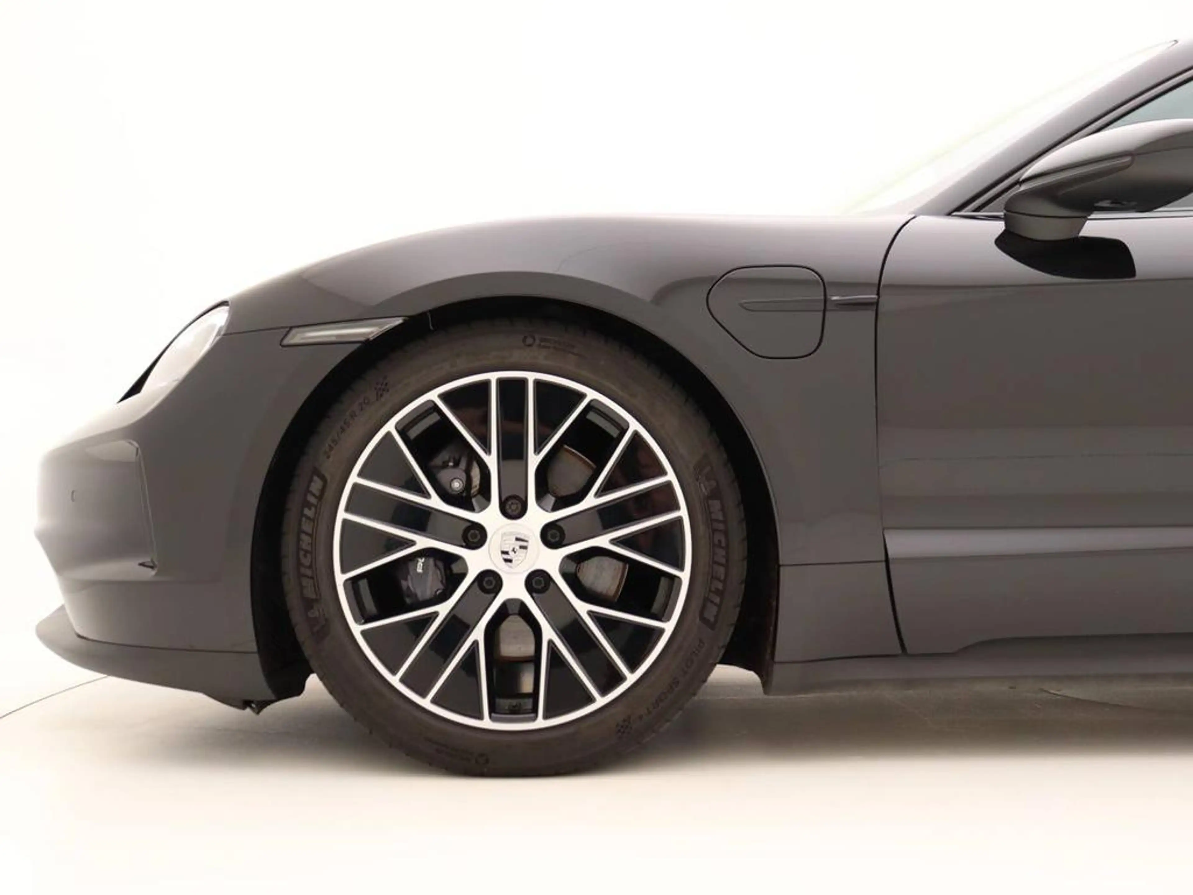 Porsche Taycan Taycan — photo 9