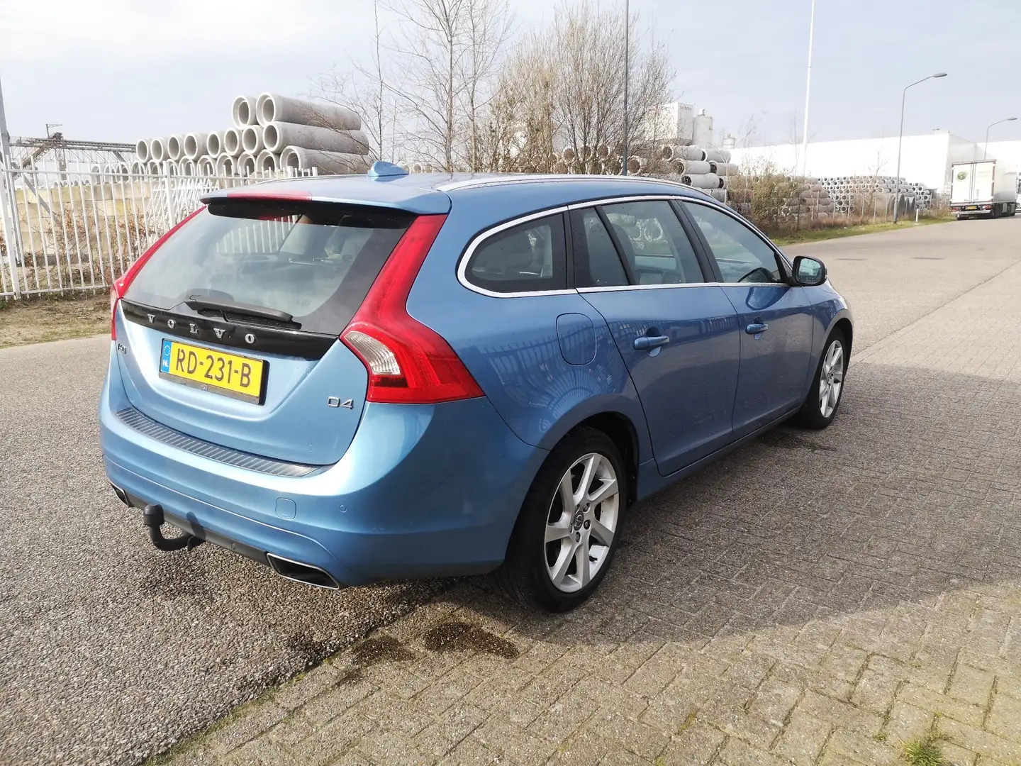 Volvo V60 2.0 D4 Ocean Race Blauw - 2