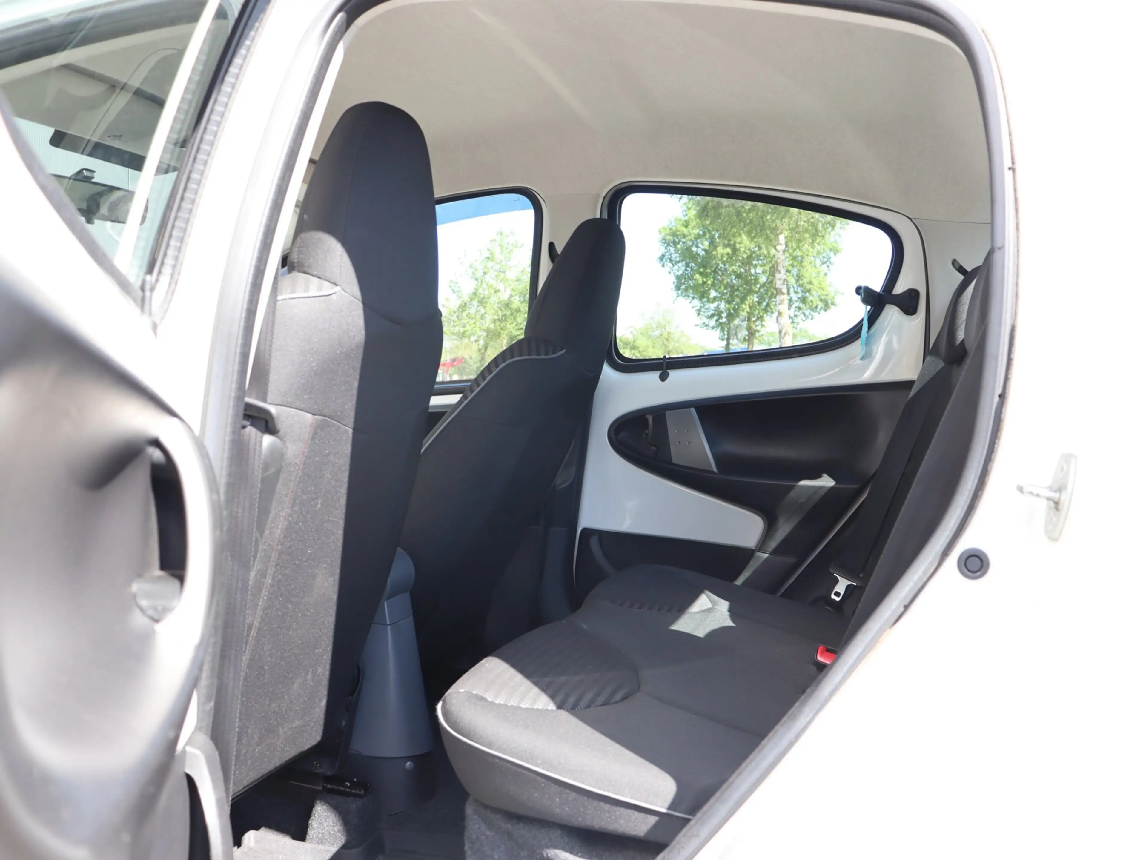 Peugeot 107 1.0 Active automaat LM airco *42.000km* — photo 11