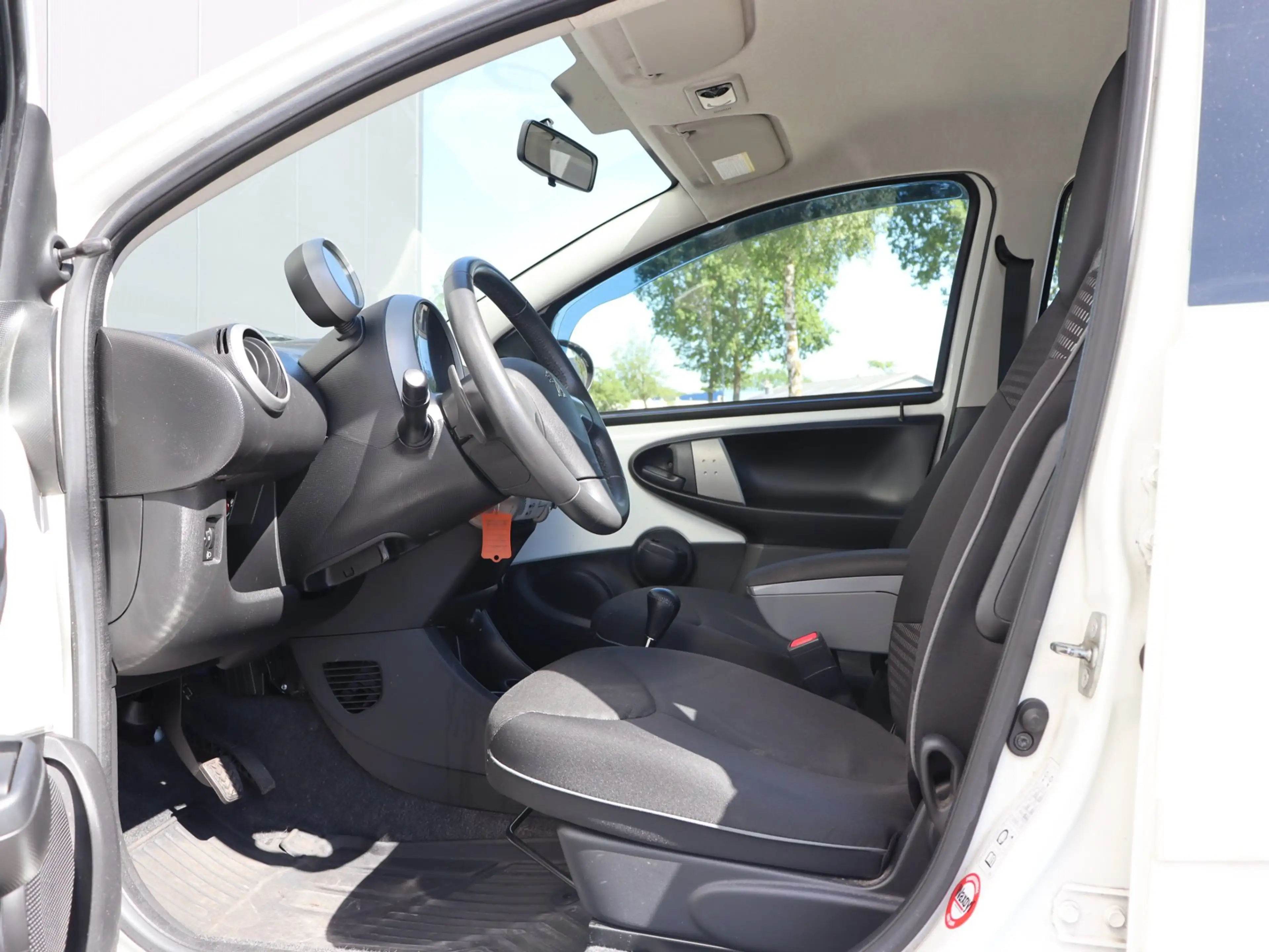 Peugeot 107 1.0 Active automaat LM airco *42.000km* — photo 10