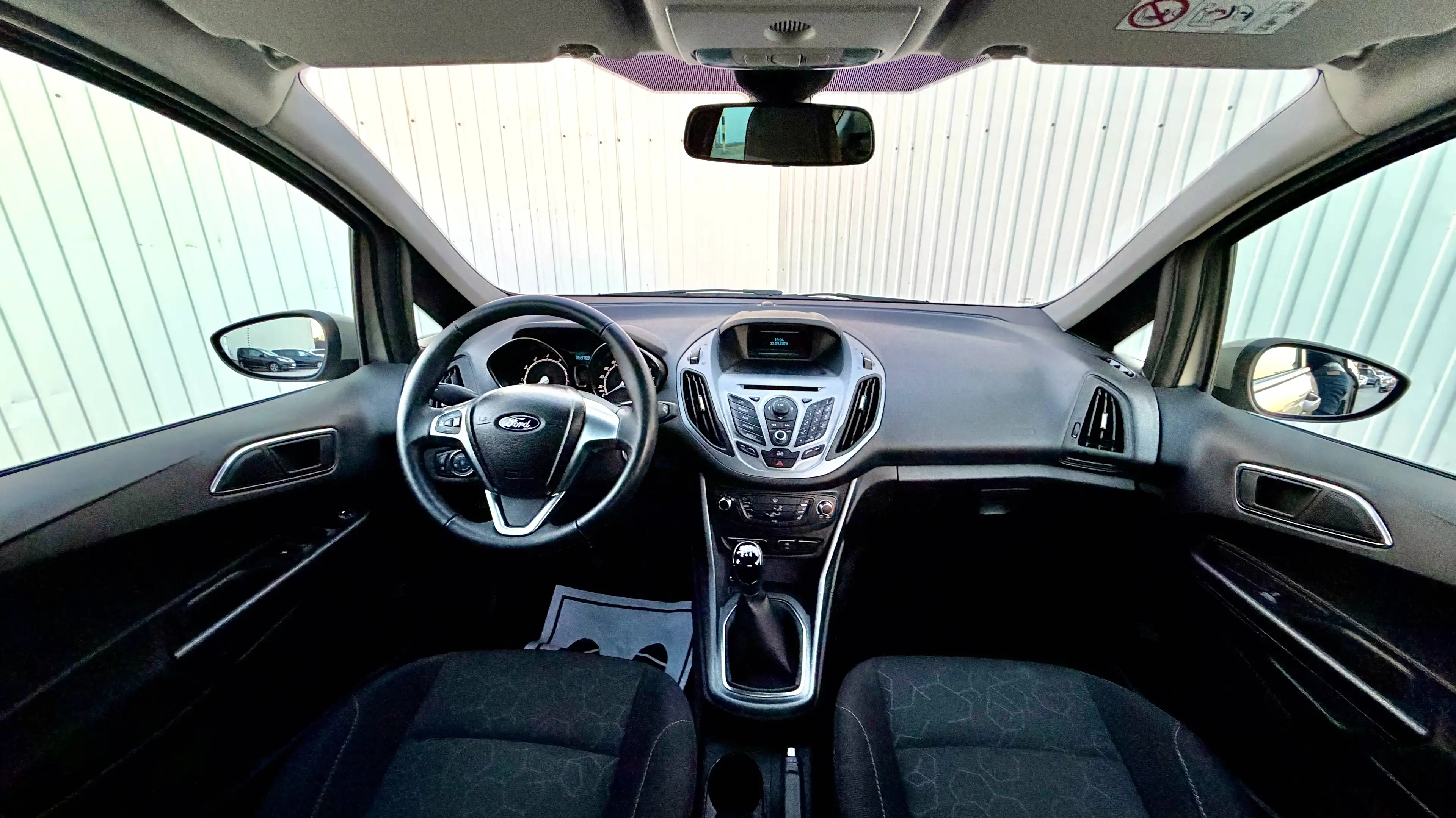 Ford B-Max Sync Edition — photo 10