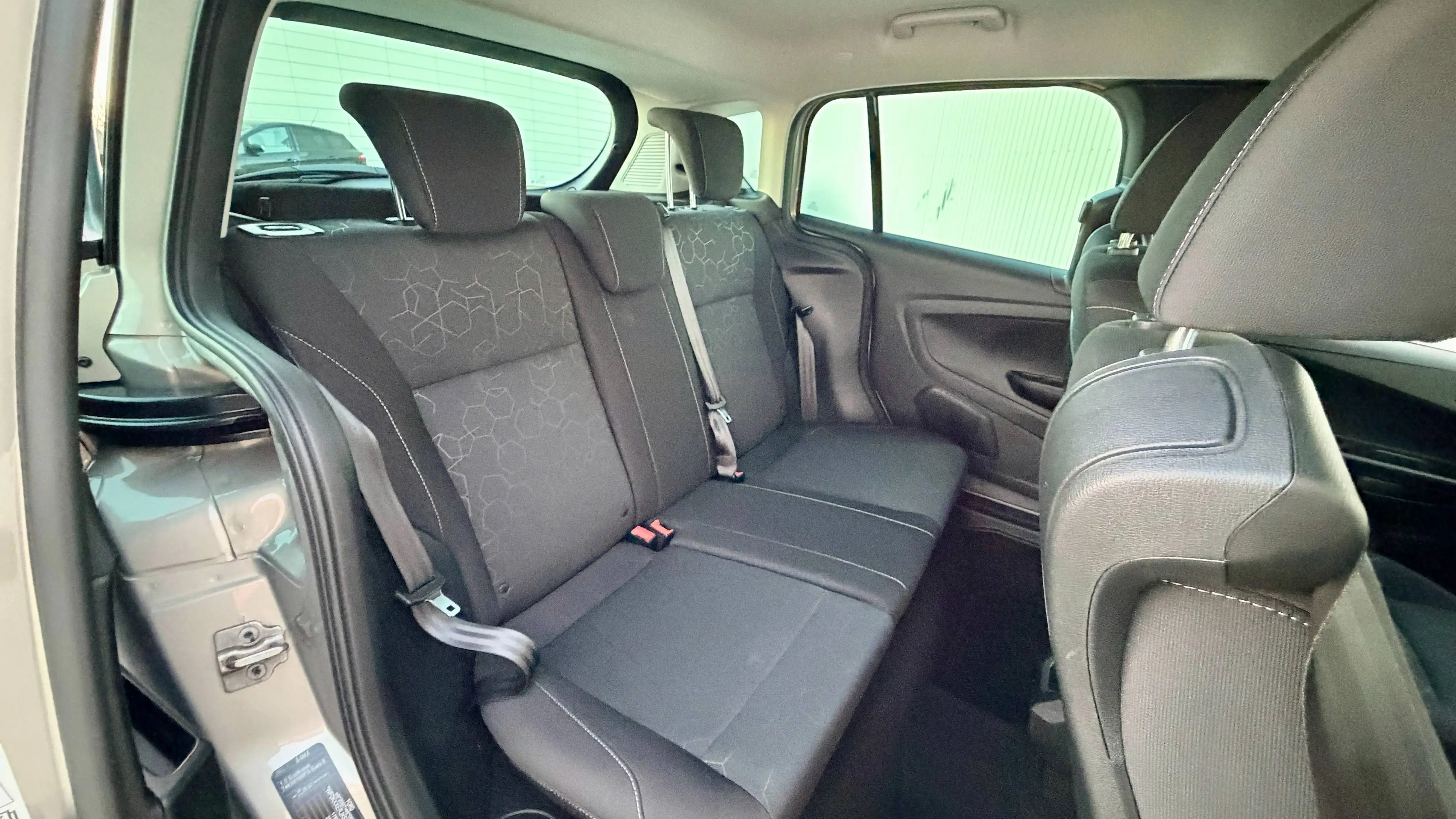 Ford B-Max Sync Edition — photo 15