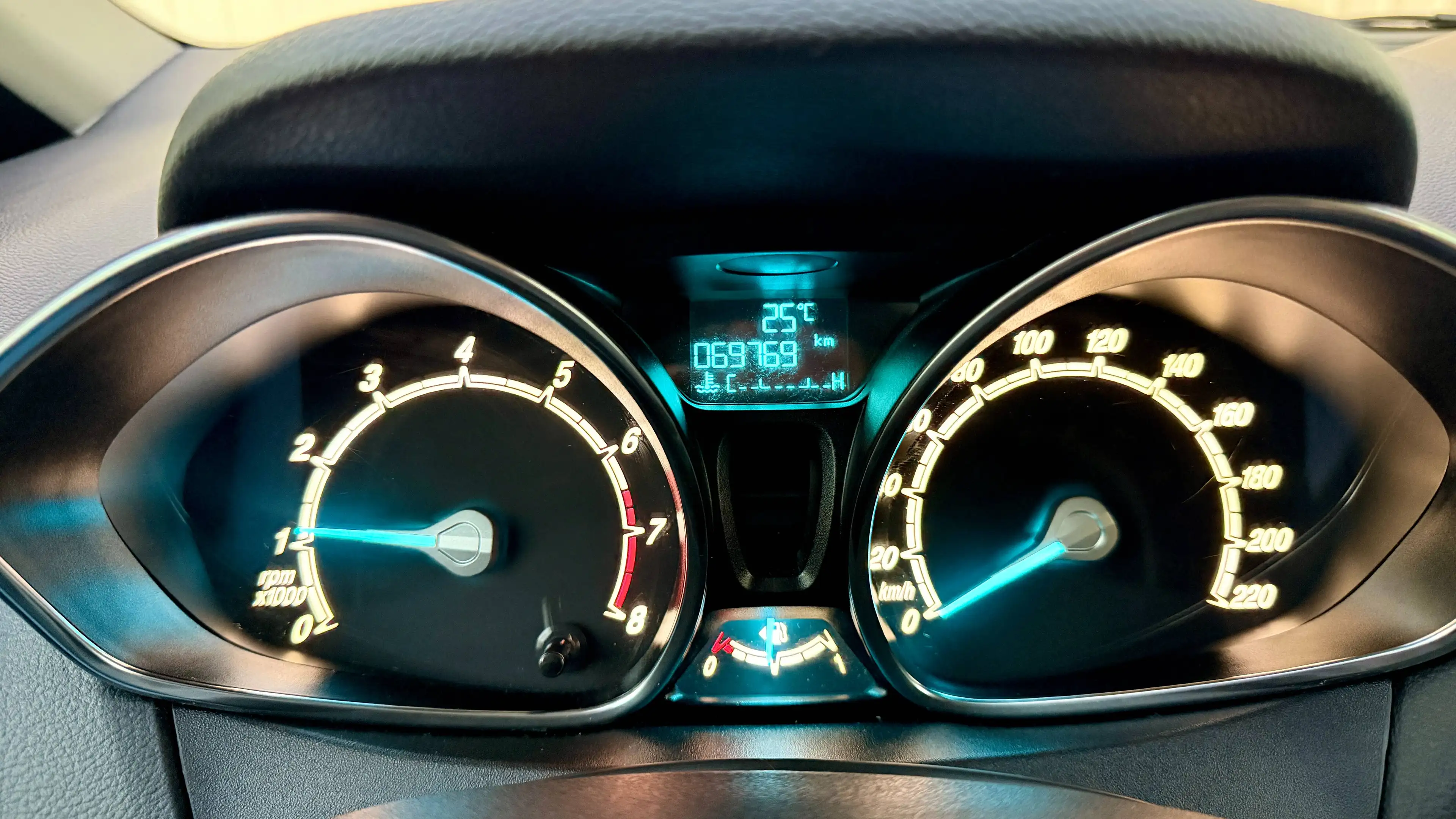 Ford B-Max Sync Edition — photo 11
