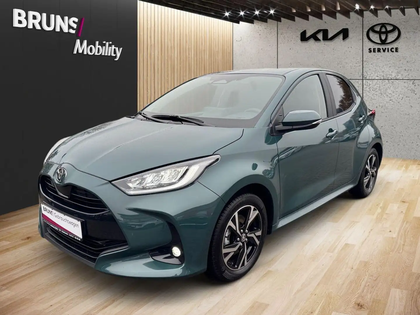 Toyota Yaris 1.5 Hybrid Dual-VVT-iE Teamplayer Groen - 2