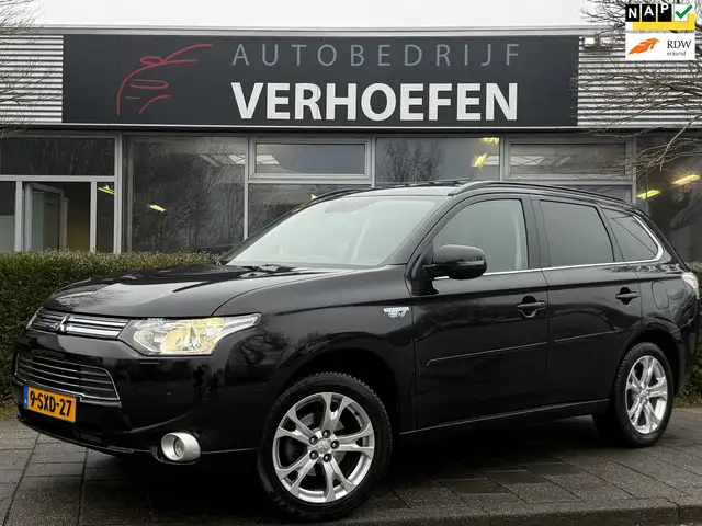 Mitsubishi Outlander 2.0 PHEV Instyle+ - PANORAMADAK - CLIMATE CONTROL