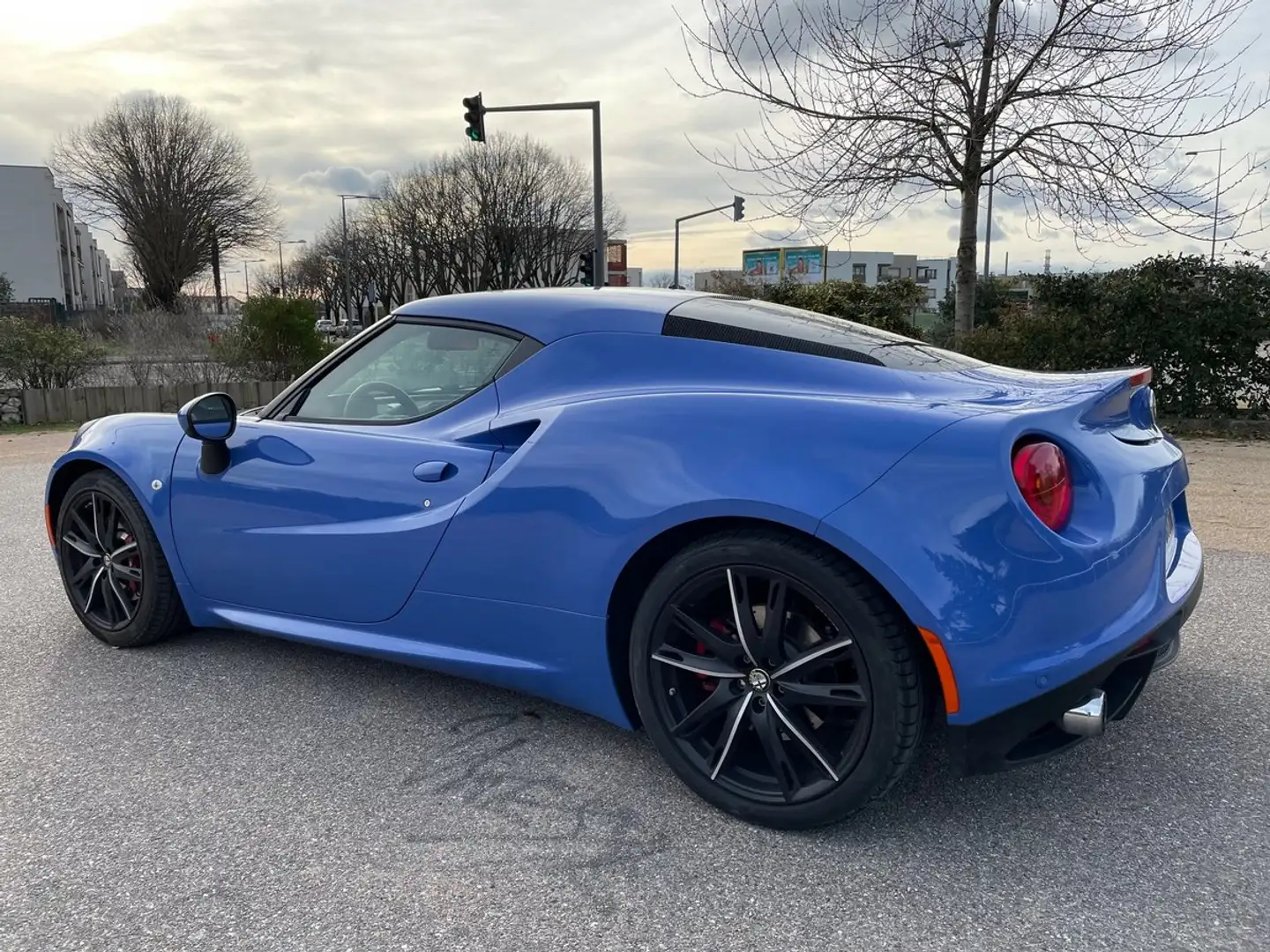 Alfa Romeo 4C 4C 1750 Tbi 240 ch TCT Standard Edition Blau - 2