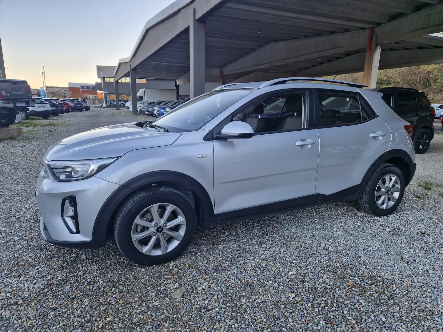 Kia Stonic Stonic 1.2 dpi Style s/Design Pack gpl 82cv Argento - 2