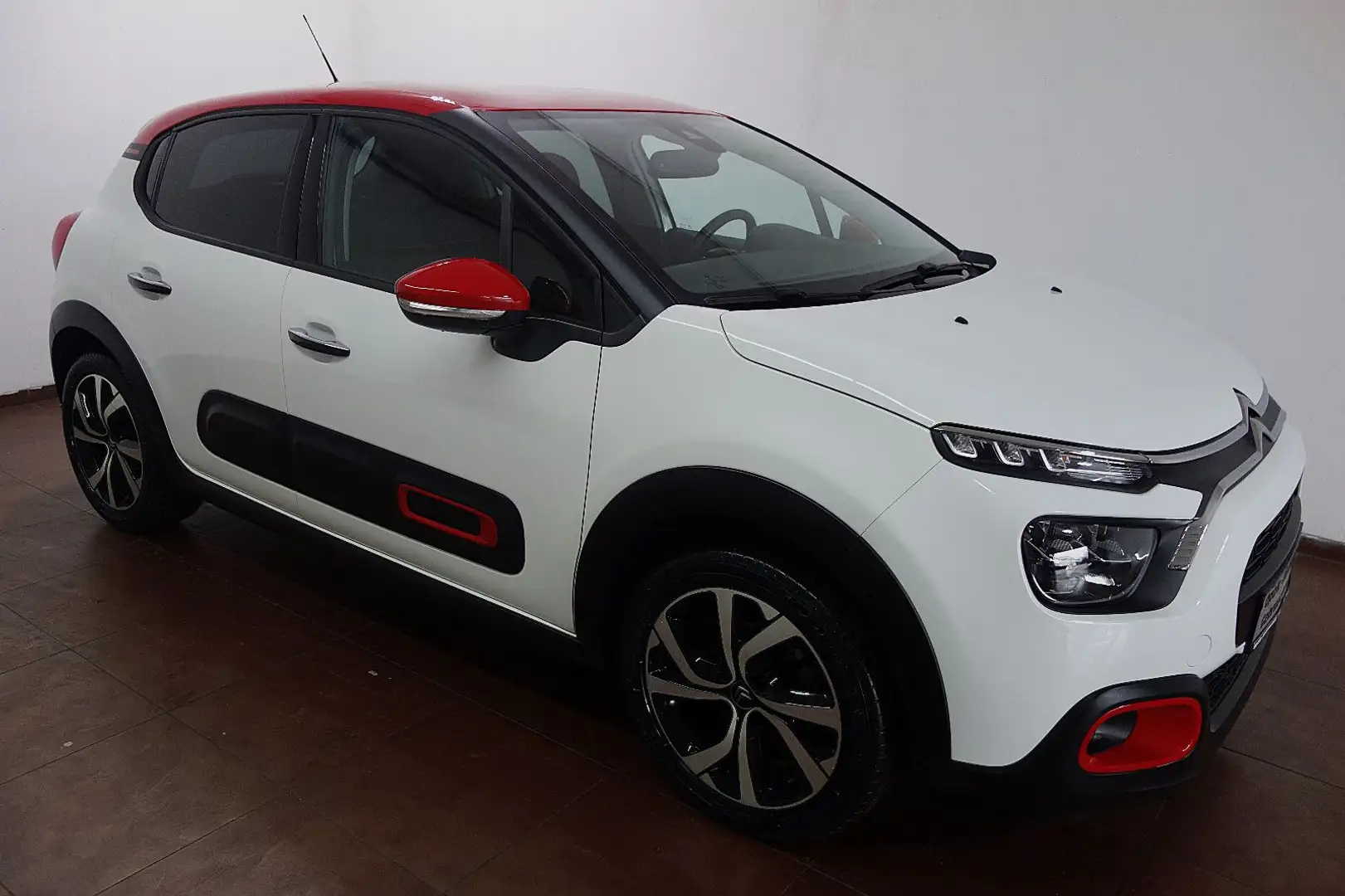 Citroen C3 Shine Pack PURE TECH 110 S&S Navi/Automat/LED Weiß - 1