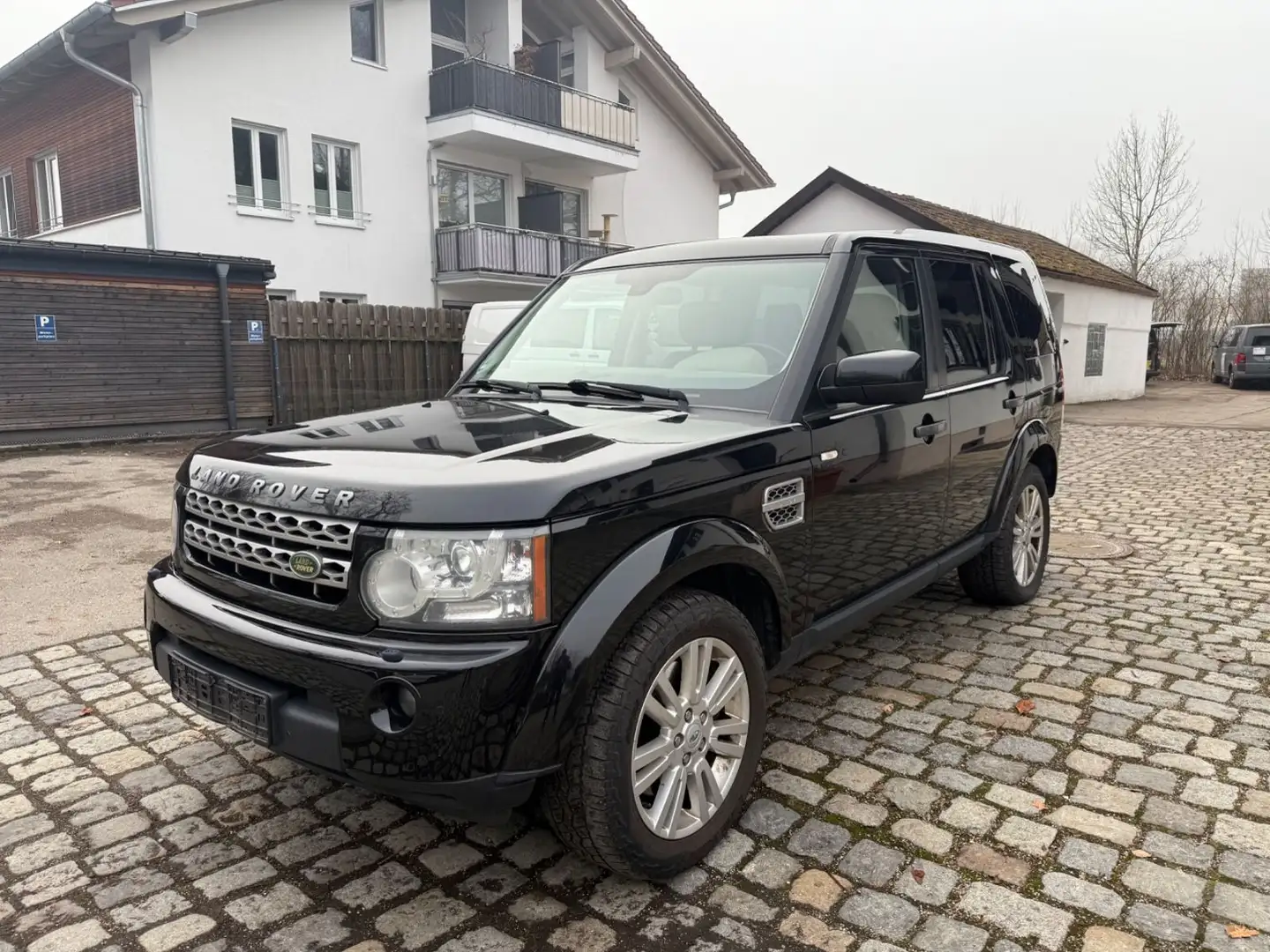 Land Rover Discovery 4 TDV6 HSE*7-Sitzer*PANO*Entertaiment* Schwarz - 1
