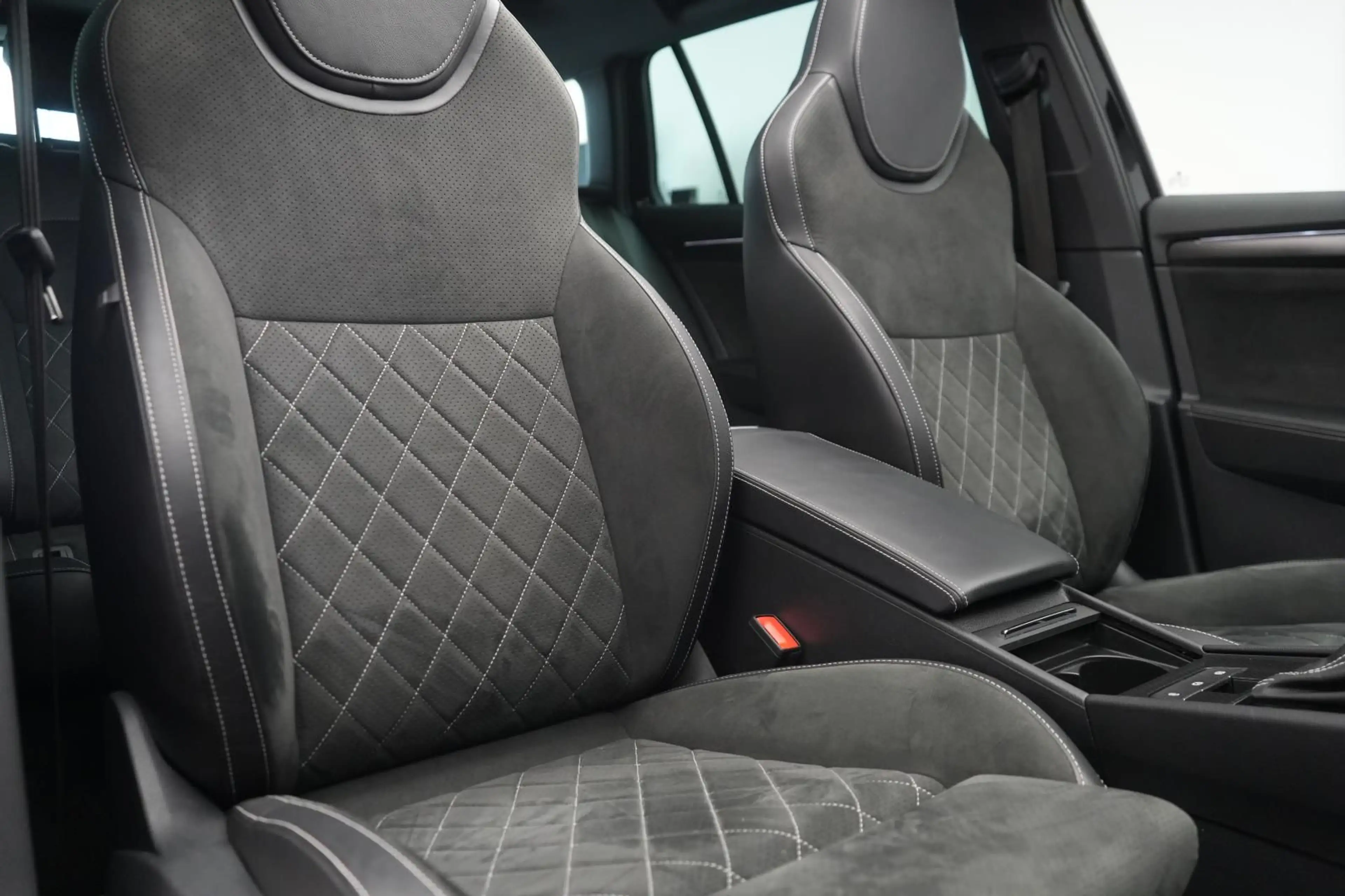 Skoda Superb 1.4 TSI iV DSG Sportline ACC/Kamera/Virtu — photo 9