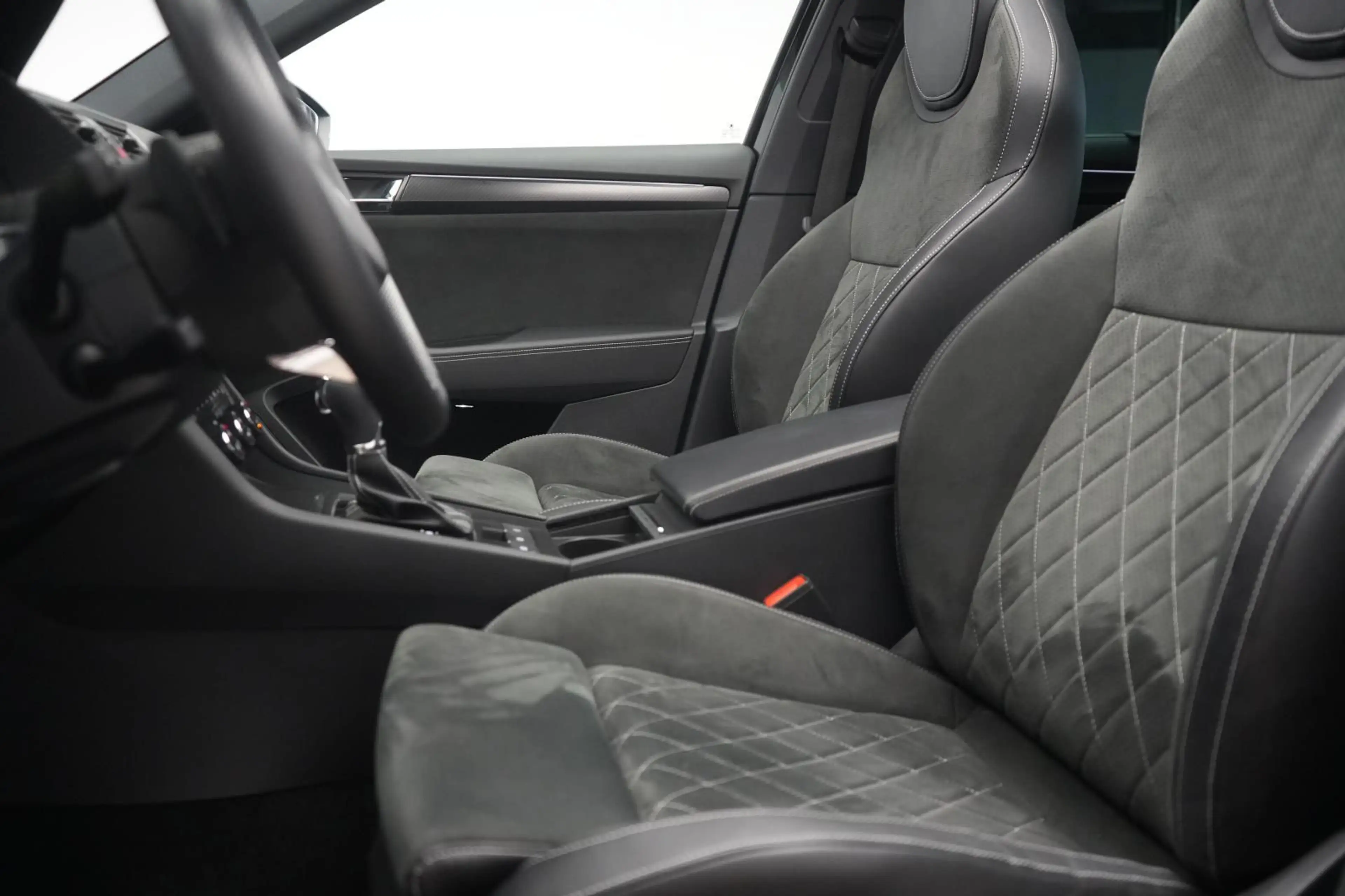 Skoda Superb 1.4 TSI iV DSG Sportline ACC/Kamera/Virtu — photo 13