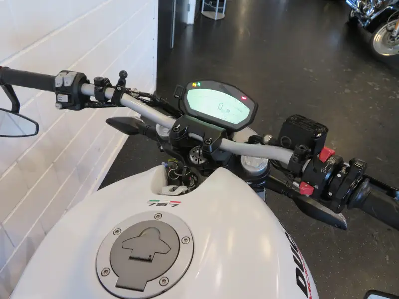 Ducati Monster 797 - foto 5