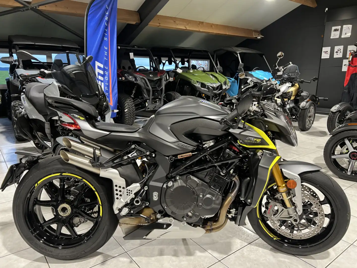 MV Agusta Brutale 1000 RR Šedá - 1