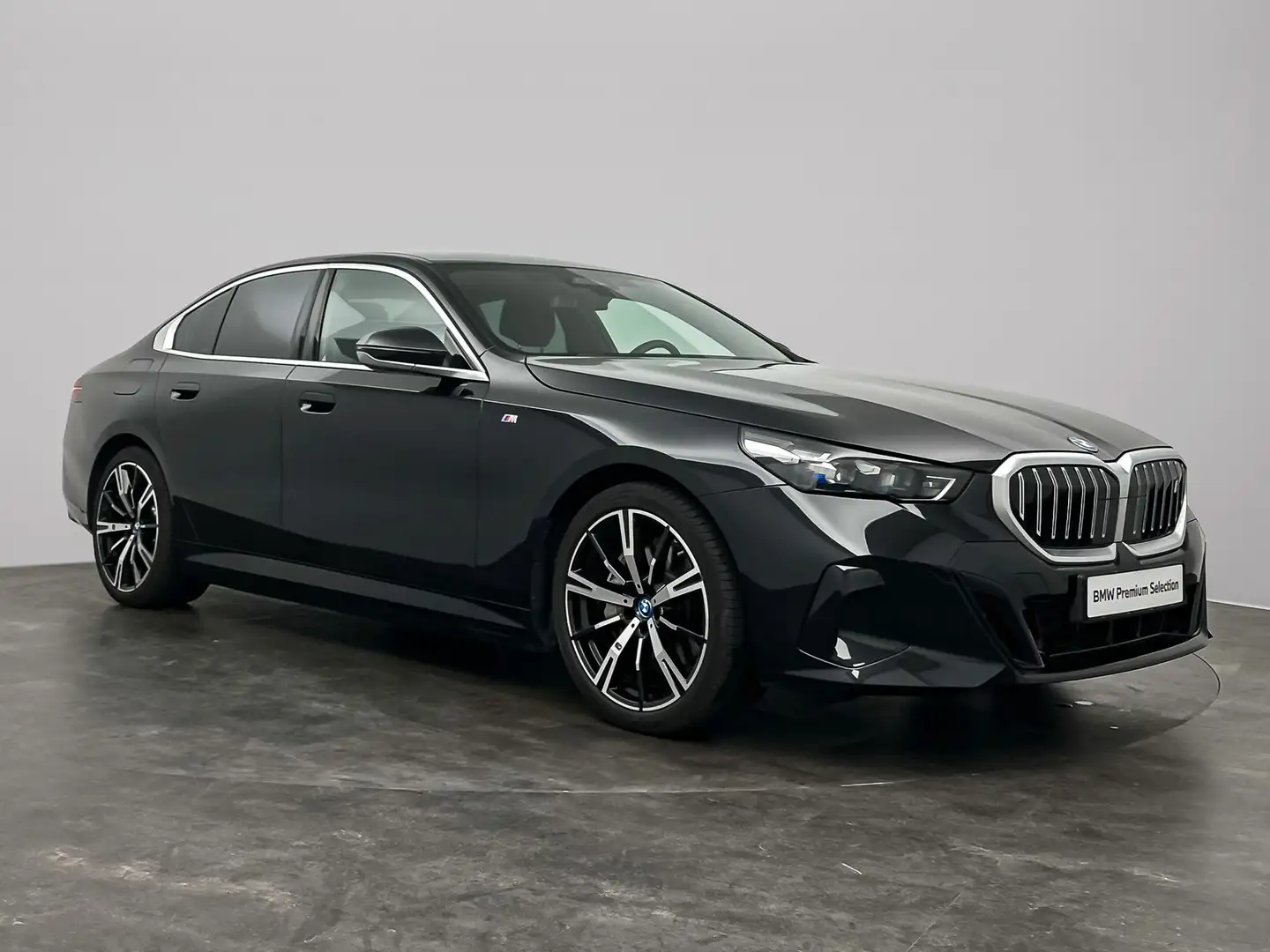 BMW i5 sedan eDrive40 84 kWh M-Sport | Trekhaak | 20 inch Zwart - 2