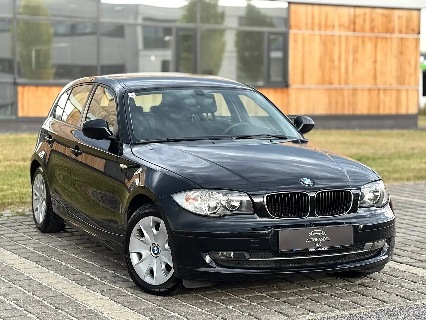 BMW 116 116d Österreich-Paket Fleet *NUR 71.000KM* Schwarz - 1