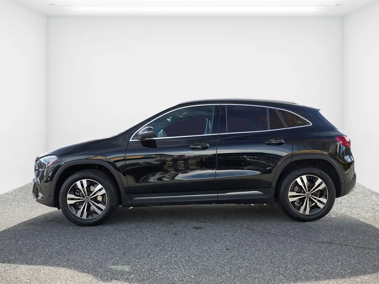 Mercedes-Benz GLA снимка Mercedes-Benz GLA