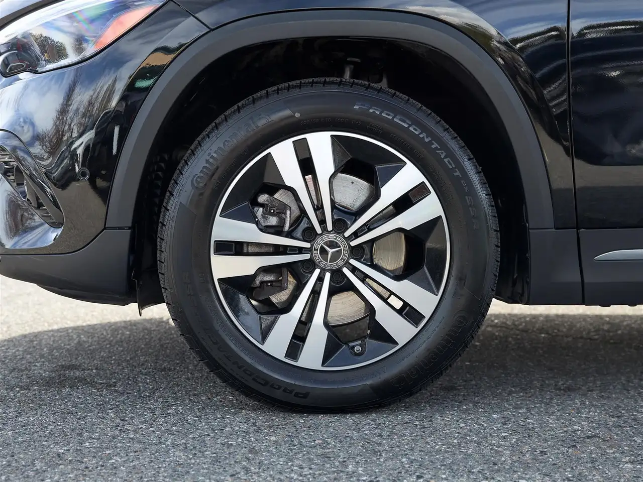 Mercedes-Benz GLA снимка Mercedes-Benz GLA