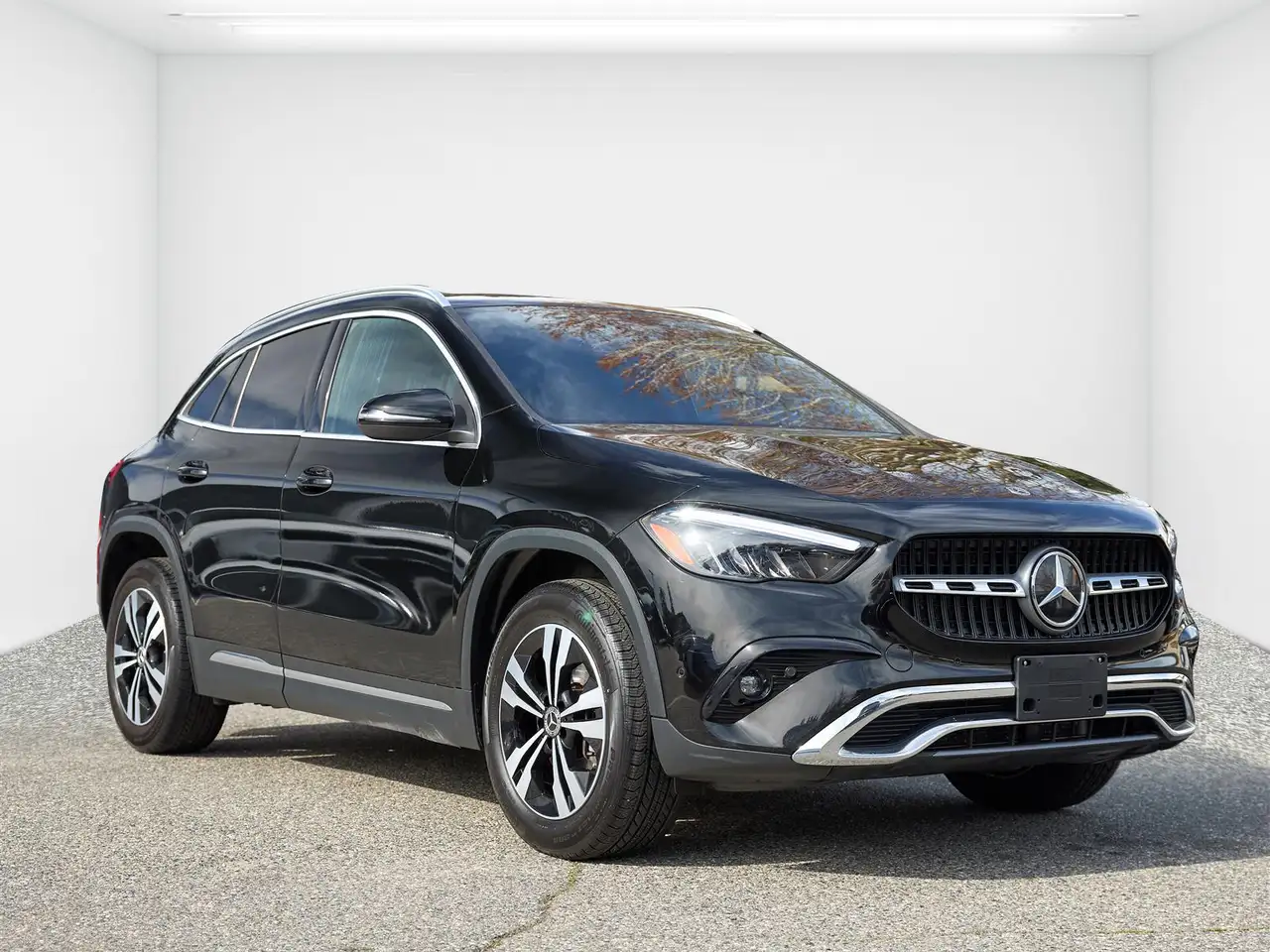 Mercedes-Benz GLA снимка Mercedes-Benz GLA