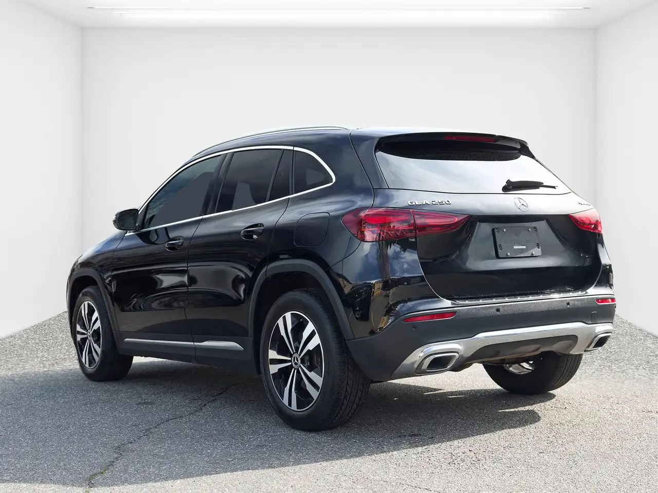 Mercedes-Benz GLA снимка Mercedes-Benz GLA