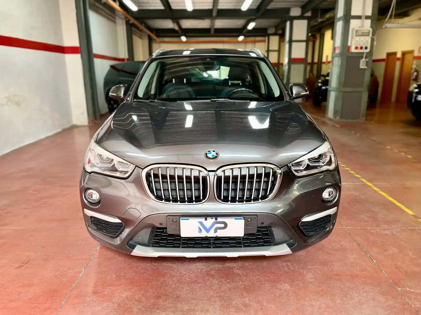 BMW X1 sDrive18i xLine Grigio - 2