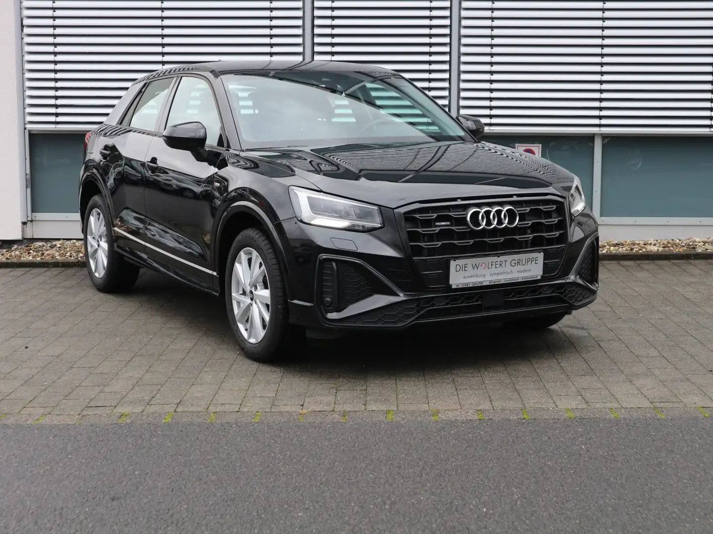 Audi Q2 S line 35 TDI quattro S tronic CARPLAY*RFK*NA Schwarz - 2