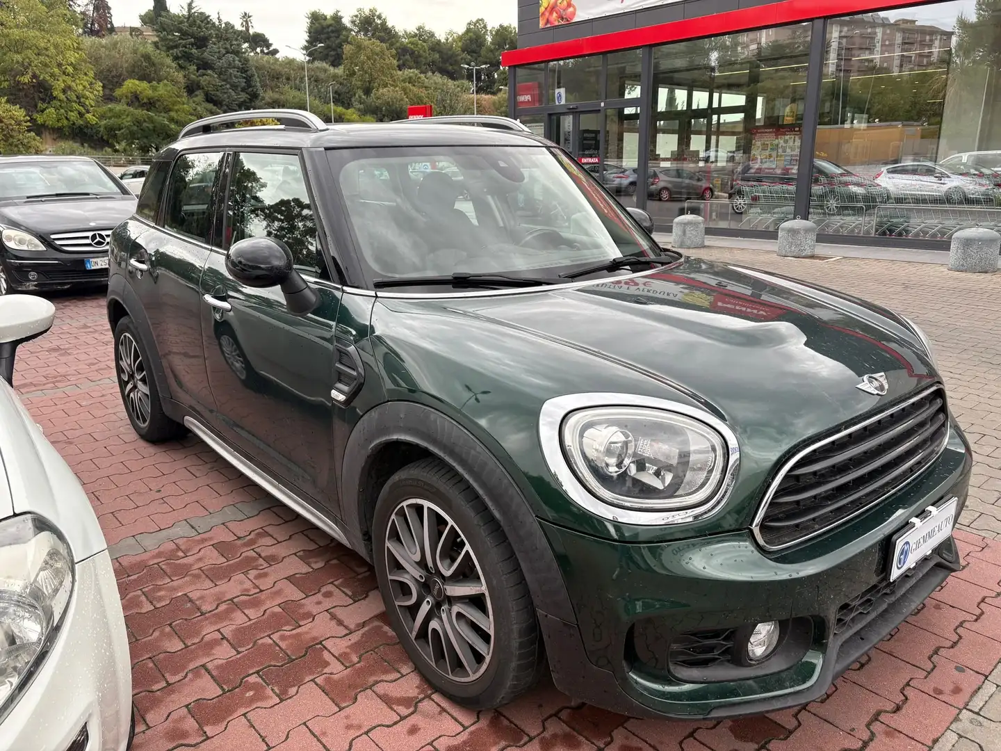 MINI Cooper D Countryman Mini Countryman F60 2017 2.0 Hype auto my18 Vert - 1