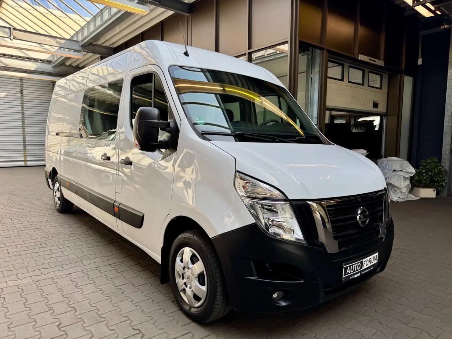 Nissan NV400 L3H2 DOKA 7STZ AHK KLIMA TEMPOMAT CAM 3,5t Weiß - 2