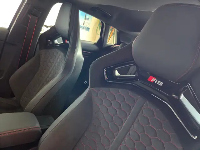Audi RS3 RS-Sortschalensitze Panorama Matrix Sportabgasanl. Ansicht 10