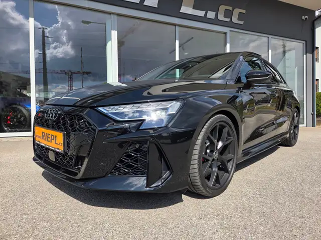Audi RS3 RS-Sortschalensitze Panorama Matrix Sportabgasanl. Ansicht 3