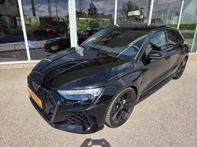 Audi RS3 RS-Sortschalensitze Panorama Matrix Sportabgasanl. Ansicht 16