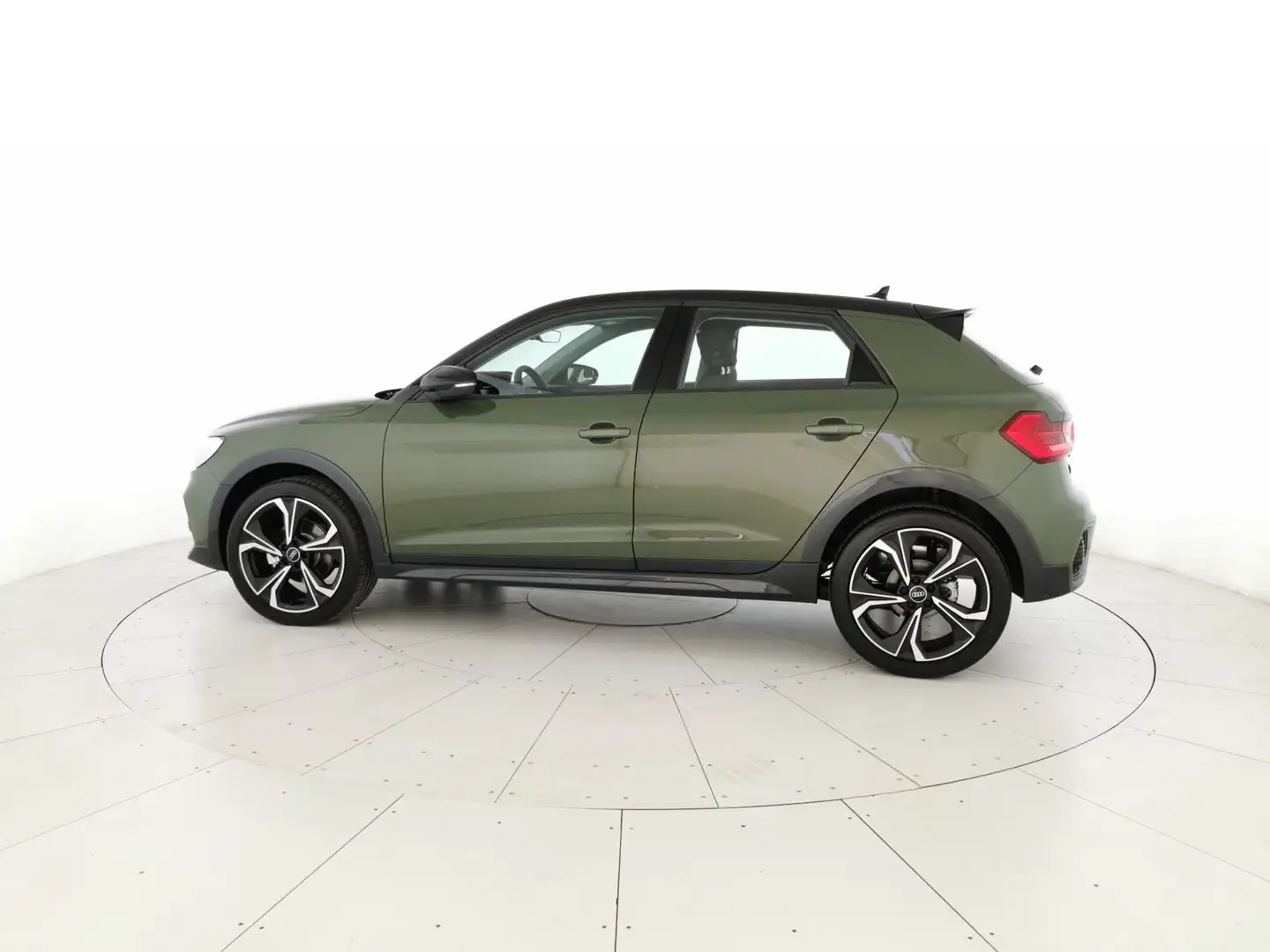 Audi A1 allstreet 30 1.0 tfsi Identity Contrast 116cv s t Verde - 2