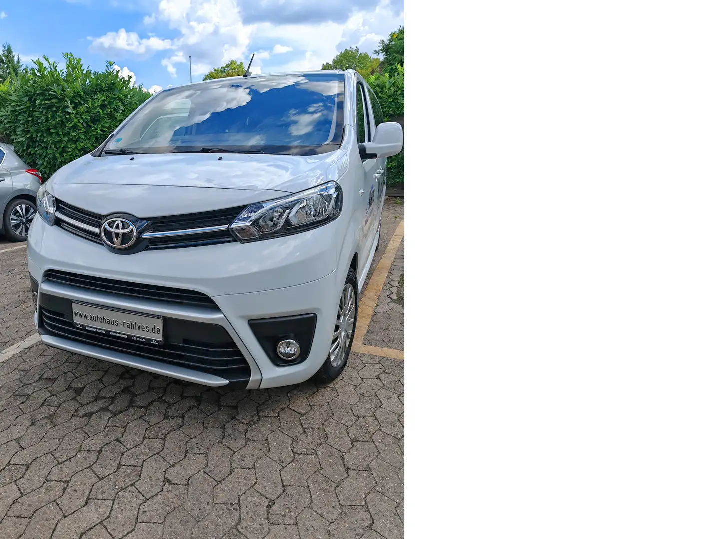 Toyota Proace Verso Shuttle L2 (Frei ab 20.10.2025) Weiß - 2