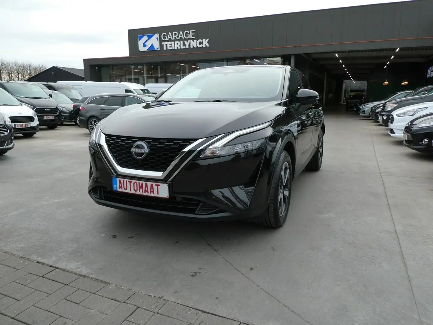 Nissan Qashqai 1.3 i MHEV 158pk Automaat N-Connecta Luxe (21196) Fekete - 1