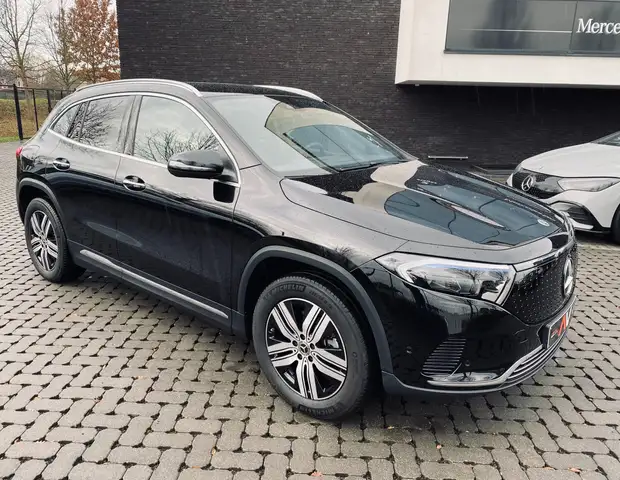 Mercedes-Benz EQA 350 4M LUXURY Distronic/HandsFree/Dodeh/Ambiente/Trekh
