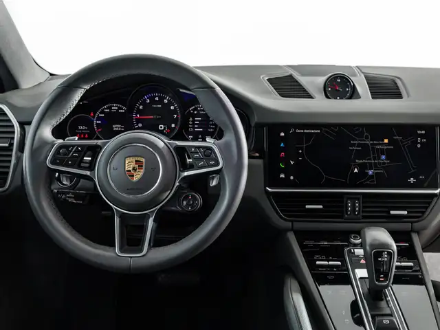 Porsche Cayenne view 10