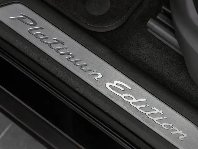 Porsche Cayenne view 12
