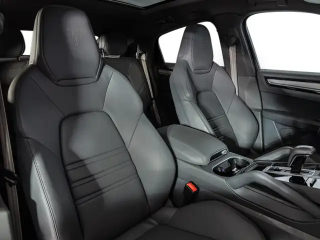 Porsche Cayenne view 7