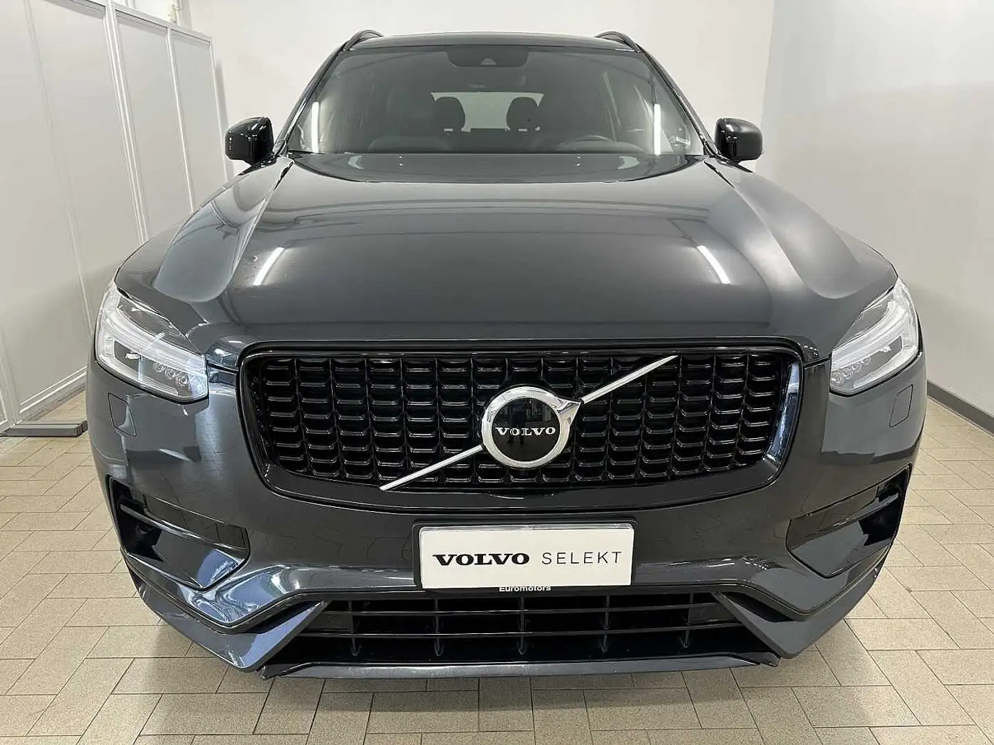 Volvo XC90 R-Design, B5 AWD mild hybrid (D), 7 Sedili Grigio - 2